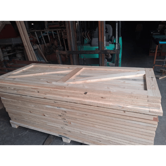 Pine Z brase door